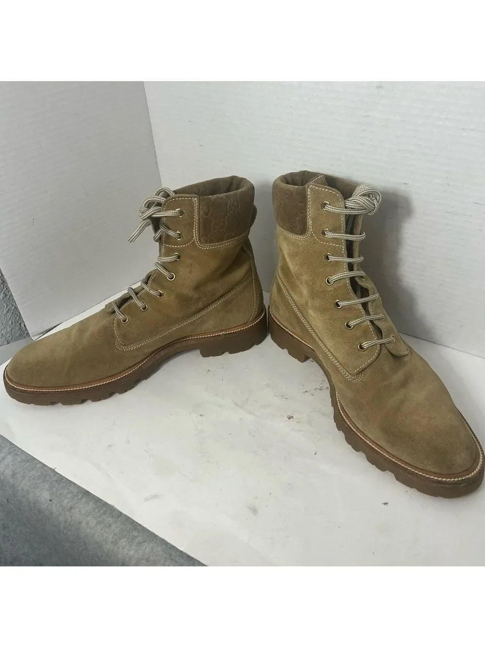 GUCCI Men’s Leather Suede Timberland Style Boots Logo Beige Lace Up 9.5D